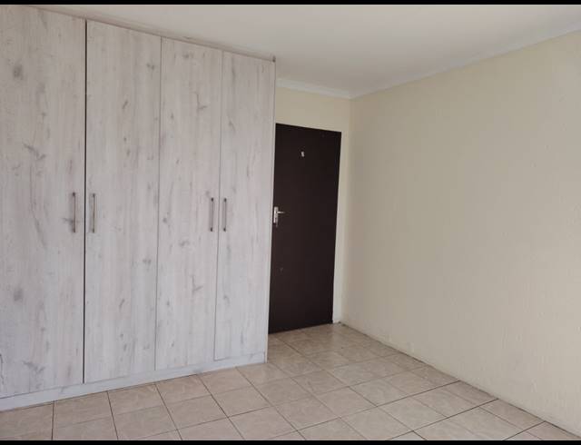 1 BEDROOM TOWNHOUSE FOR SALE IN HALFWAY GARDENS